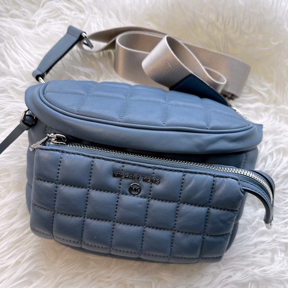 Like new Michael Kors quilted sling bag